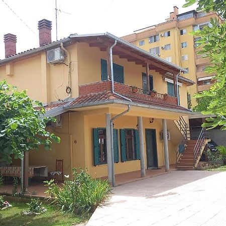 Viola'S House Apartment Shkoder Ngoại thất bức ảnh
